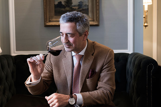 Eduardo-Chadwick-with-wine